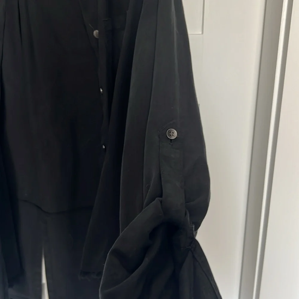 Button down - Picture 3 of 4